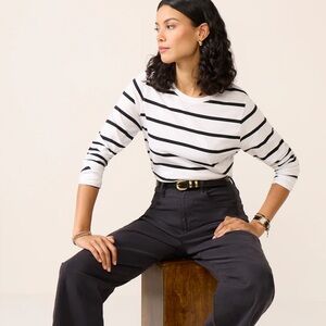 Evereve Women's Black and White Striped Long Sleeve Tee